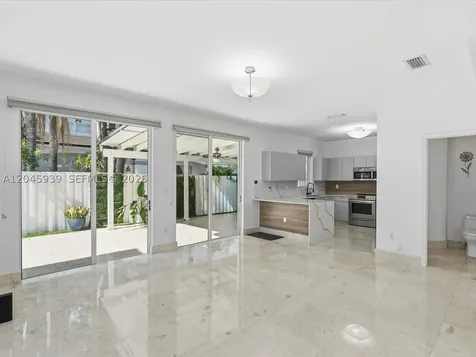 11274 NW 43rd Terrace Doral FL 33178
