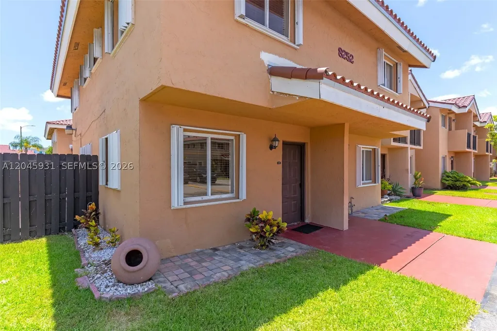 8252 NW 6th Terrace Miami FL 33126