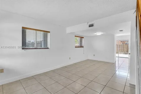 8252 NW 6th Terrace Miami FL 33126