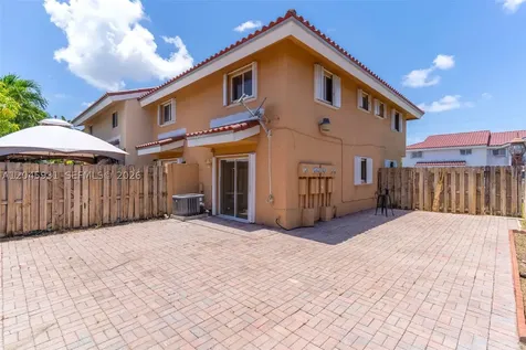 8252 NW 6th Terrace Miami FL 33126