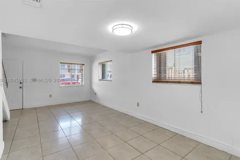 8252 NW 6th Terrace Miami FL 33126
