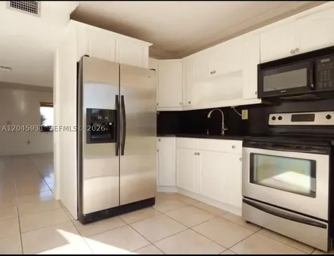 8252 NW 6th Terrace Miami FL 33126