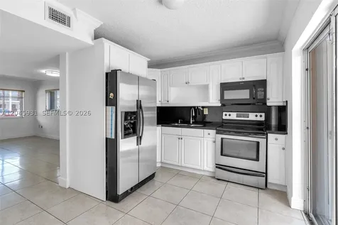 8252 NW 6th Terrace Miami FL 33126