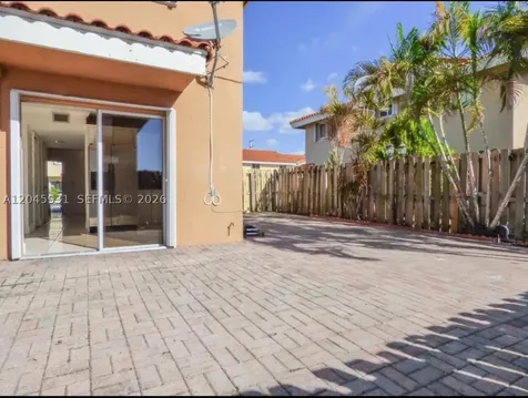8252 NW 6th Terrace Miami FL 33126