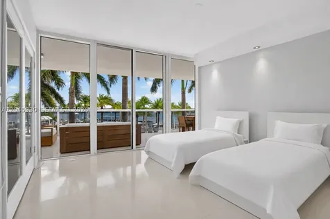 400 Alton Road Miami Beach FL 33139