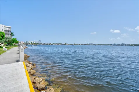 3000 Marcos Drive Aventura FL 33160