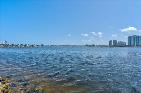 3000 Marcos Drive Aventura FL 33160