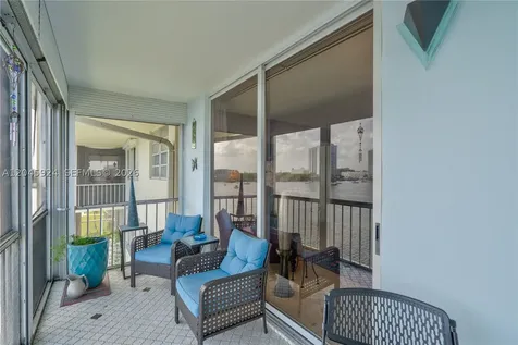 3000 Marcos Drive Aventura FL 33160