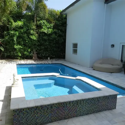 542 N Cypress Drive Tequesta FL 33469