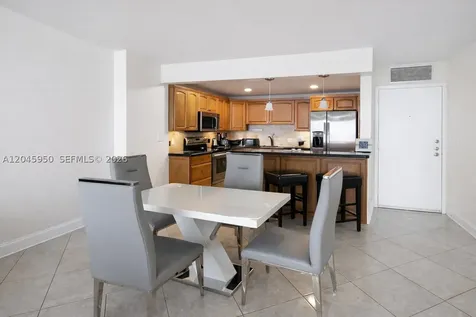 2101 S Ocean Drive Hollywood FL 33019