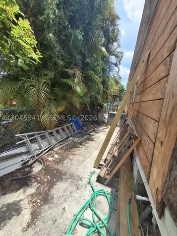 19800 SW 180 Avenue Miami FL 33187