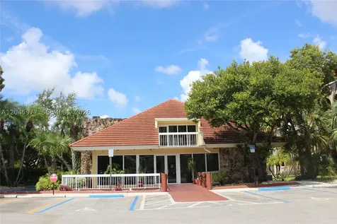 7705 Camino Real Miami FL 33143