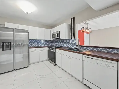14203 SW 66th Street Miami FL 33183