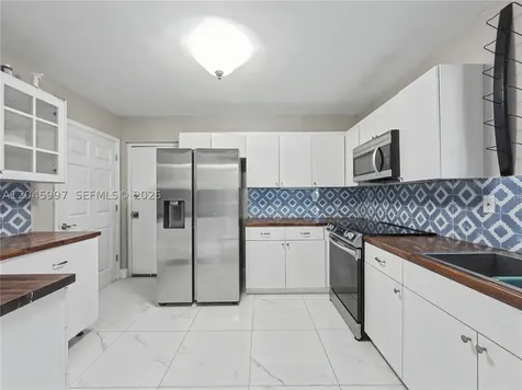 14203 SW 66th Street Miami FL 33183