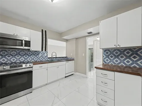 14203 SW 66th Street Miami FL 33183