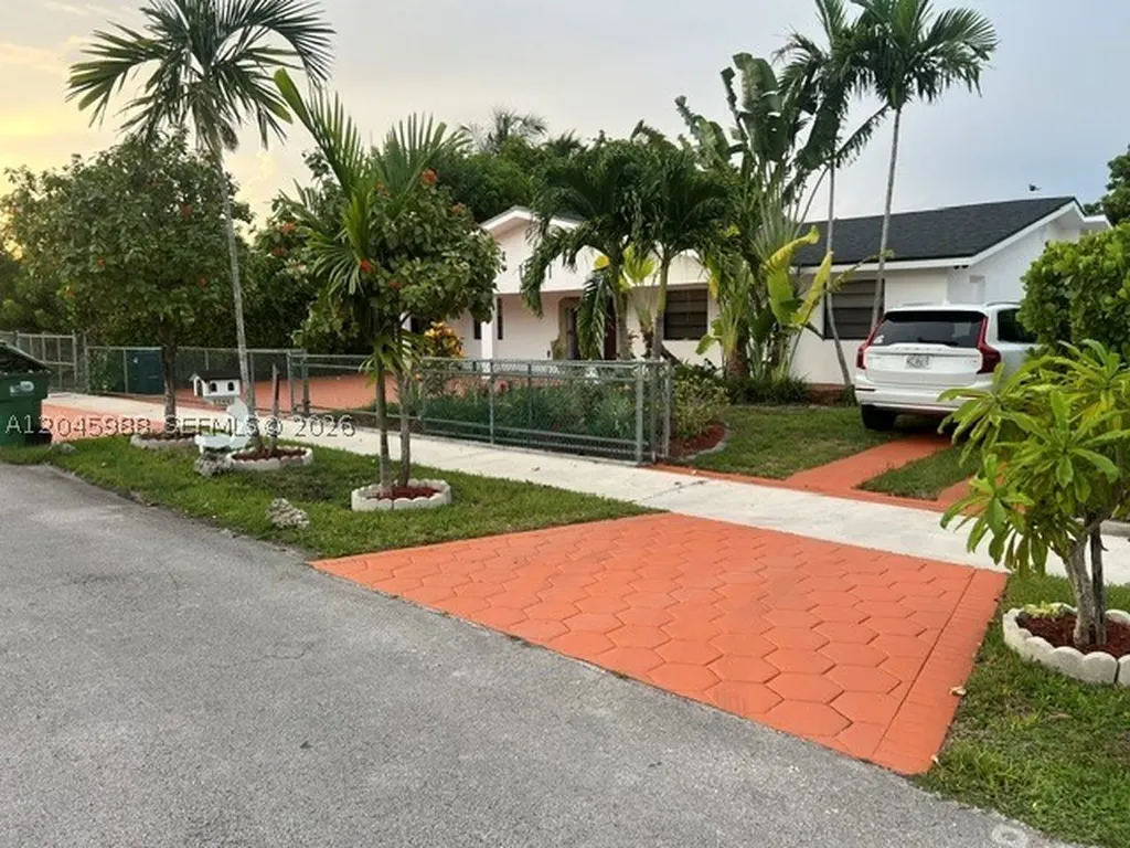 11461 SW 193rd Street Miami FL 33157