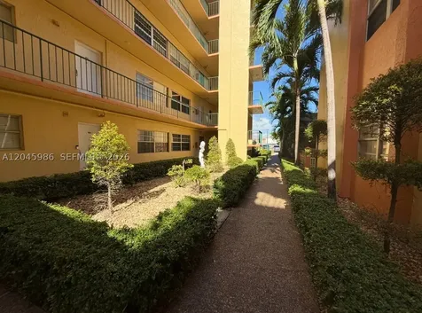 1975 W 44th Place Hialeah FL 33012