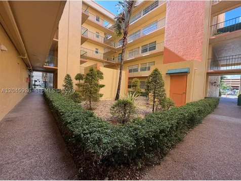 1975 W 44th Place Hialeah FL 33012