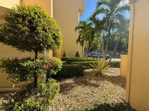 1975 W 44th Place Hialeah FL 33012