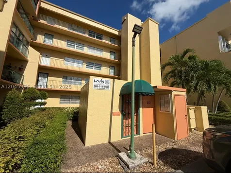 1975 W 44th Place Hialeah FL 33012