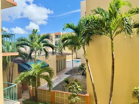 1975 W 44th Place Hialeah FL 33012