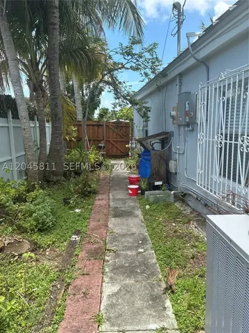 1445 NE 174th Street North Miami Beach FL 33162