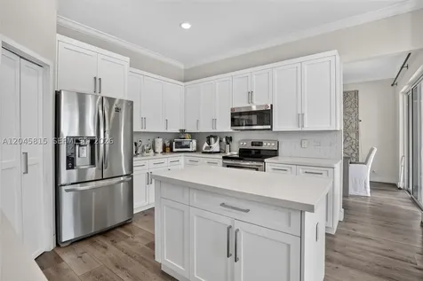 981 Waterside Circle Weston FL 33327