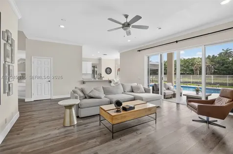 981 Waterside Circle Weston FL 33327