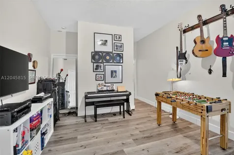 981 Waterside Circle Weston FL 33327