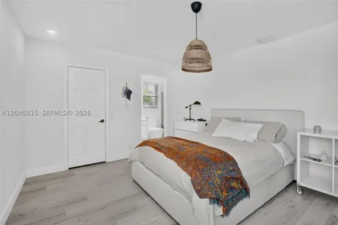 981 Waterside Circle Weston FL 33327