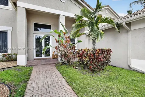 981 Waterside Circle Weston FL 33327