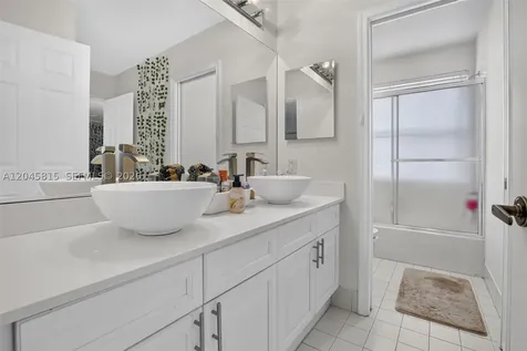 981 Waterside Circle Weston FL 33327