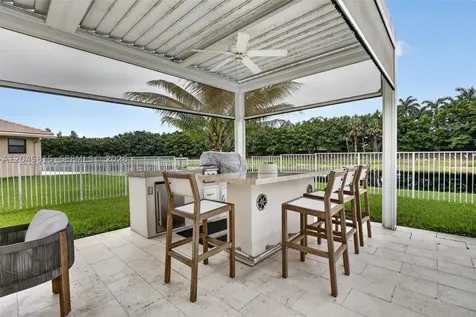 981 Waterside Circle Weston FL 33327
