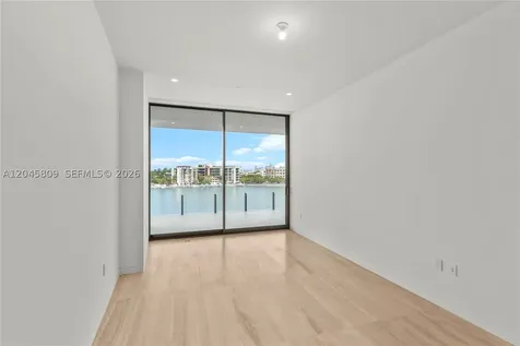 5 Grove Isle Miami FL 33133
