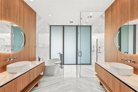 5 Grove Isle Miami FL 33133