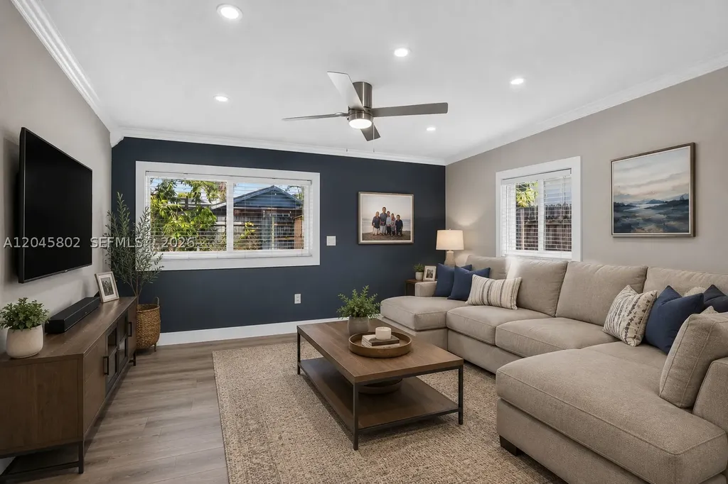 1300 N 70th Terrace Hollywood FL 33024