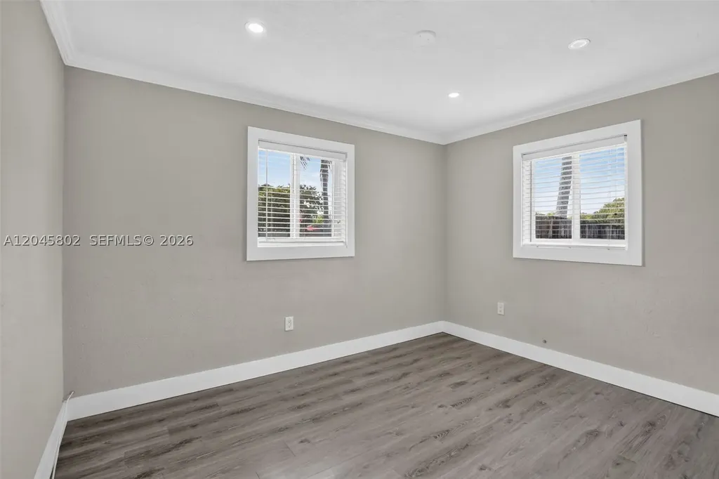 1300 N 70th Terrace Hollywood FL 33024
