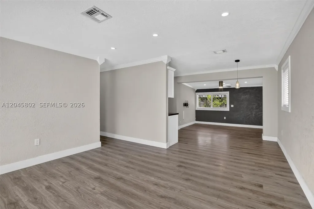 1300 N 70th Terrace Hollywood FL 33024