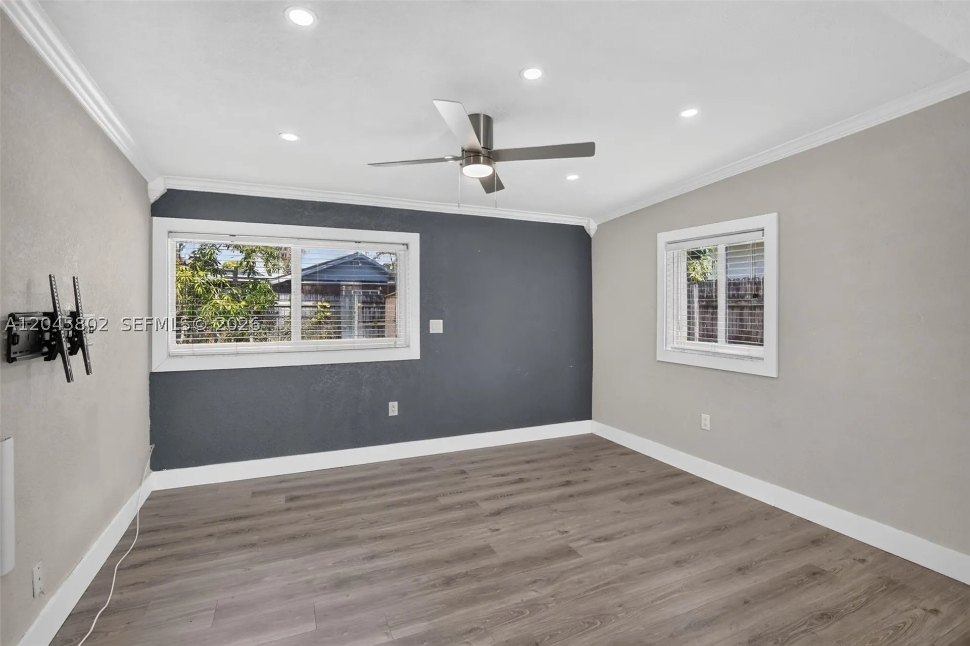 1300 N 70th Terrace Hollywood FL 33024
