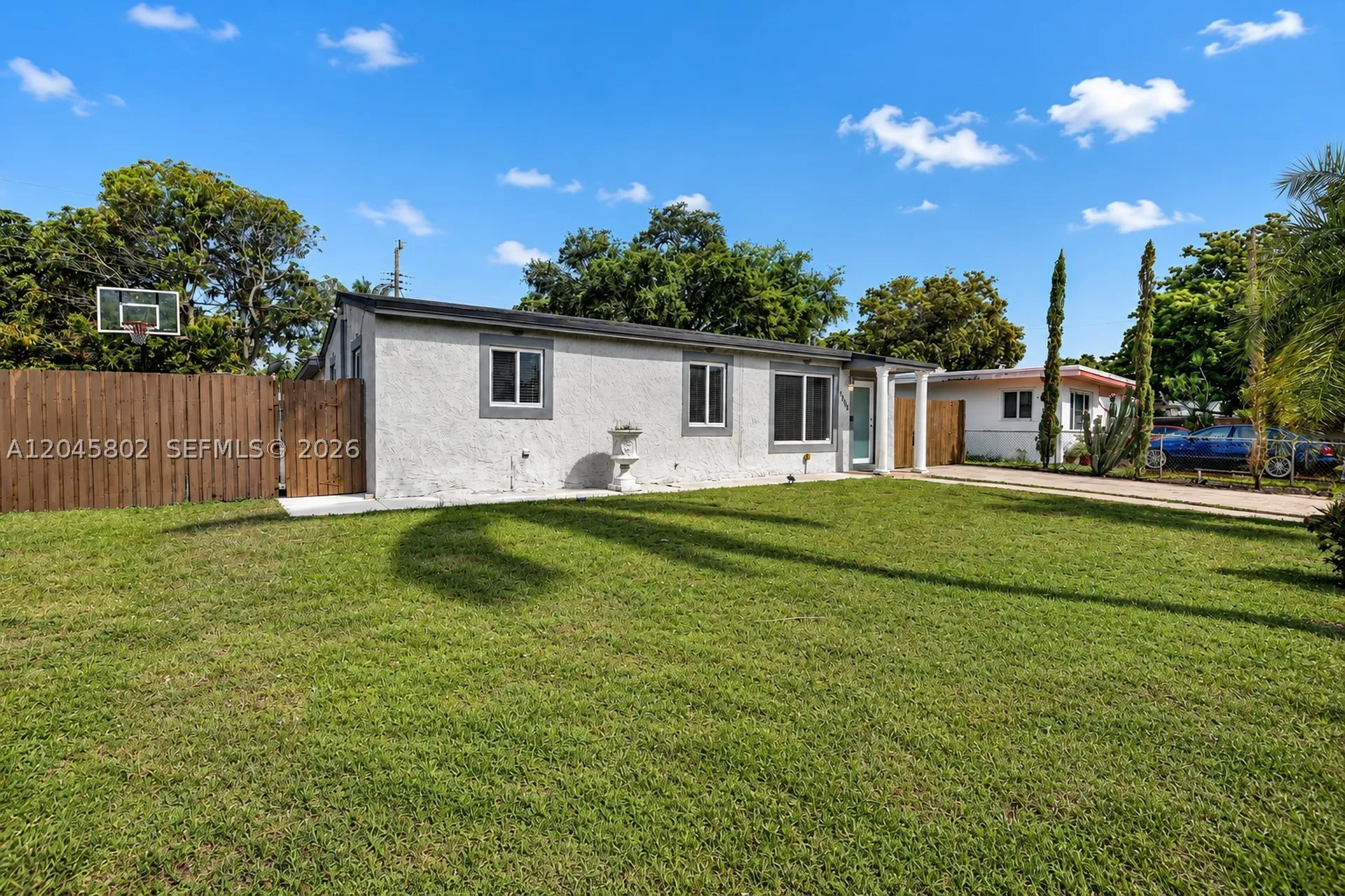 1300 N 70th Terrace Hollywood FL 33024