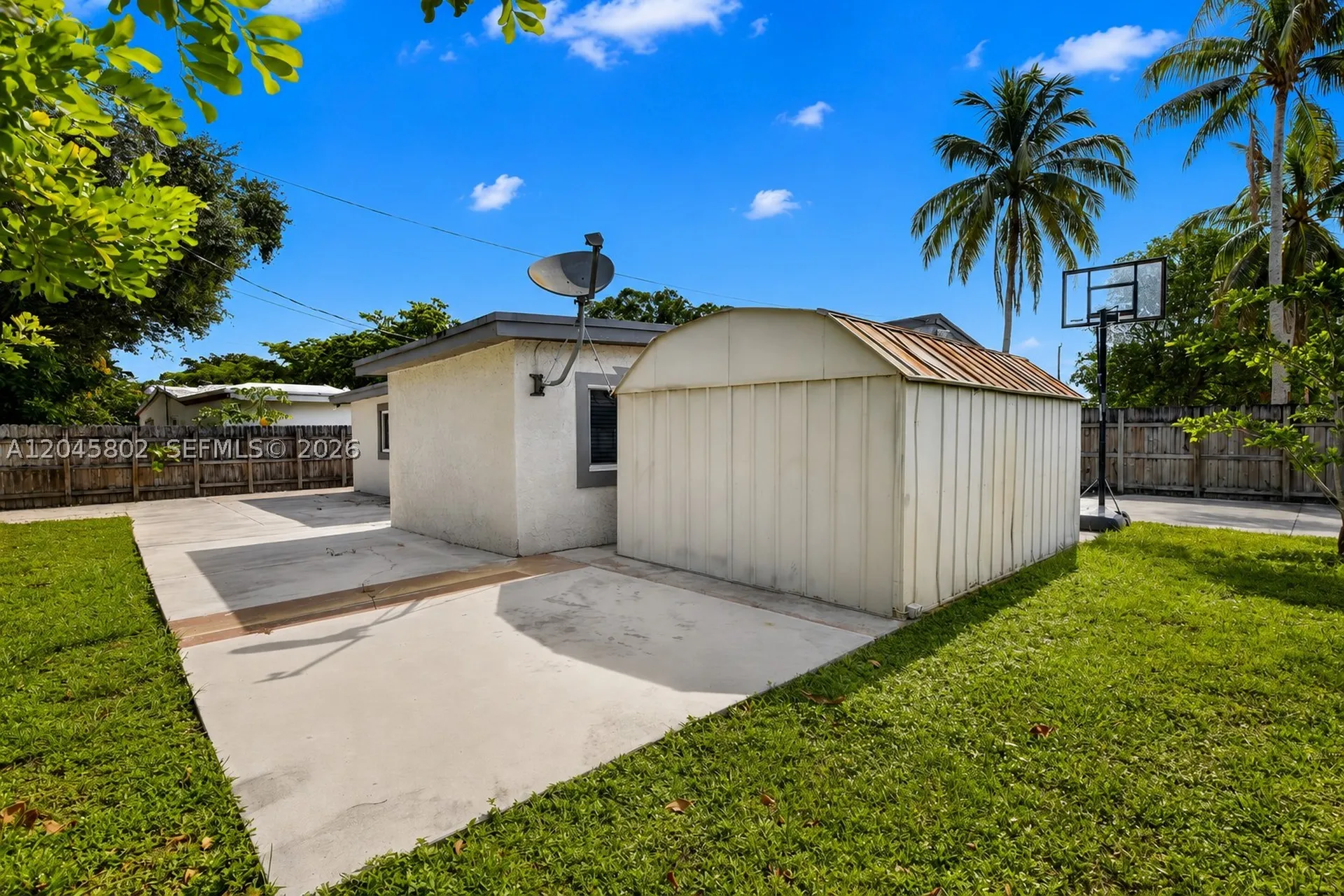 1300 N 70th Terrace Hollywood FL 33024