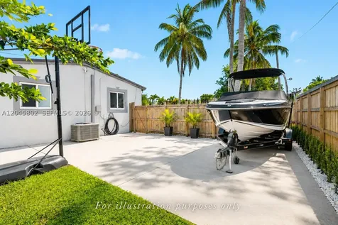 1300 N 70th Terrace Hollywood FL 33024