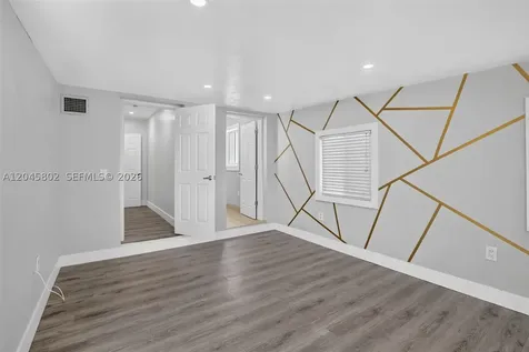 1300 N 70th Terrace Hollywood FL 33024