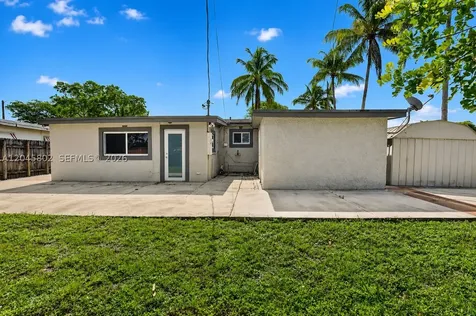 1300 N 70th Terrace Hollywood FL 33024