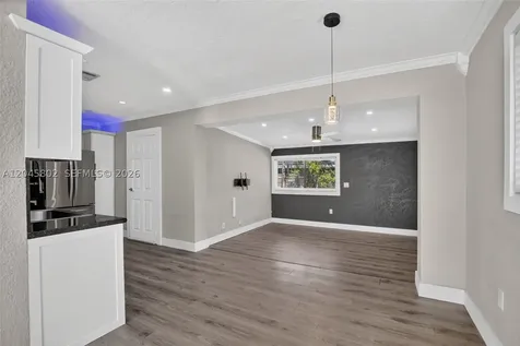1300 N 70th Terrace Hollywood FL 33024
