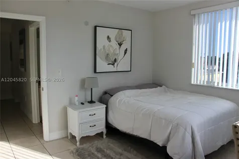 2501 Douglas Road Miami FL 33133