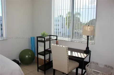 2501 Douglas Road Miami FL 33133
