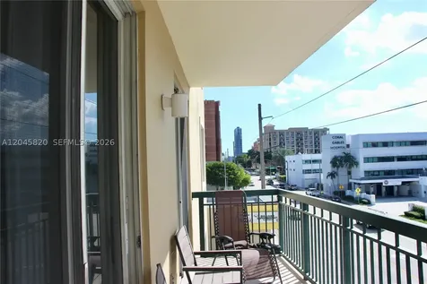 2501 Douglas Road Miami FL 33133