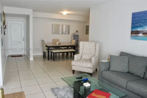 2501 Douglas Road Miami FL 33133