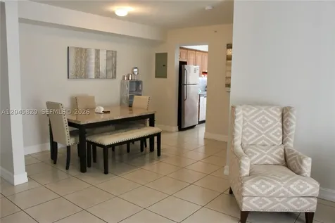 2501 Douglas Road Miami FL 33133